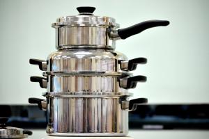 Кухонная утварь: какой набор необходим молодой хозяйке