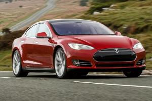 Tesla теперь может проехать без подзарядки 647 километров