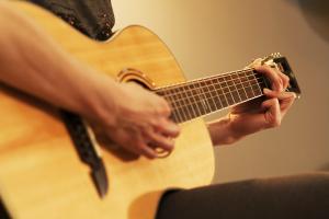 Обучение игре на гитаре: досуг и развитие. Изучение аккордов