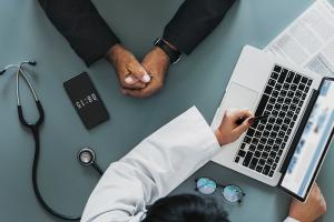 Осуществление заказа посещения врачей посредством сети Интернет: современный подход к здравоохранению