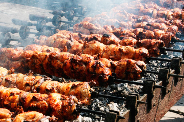 Мангалы и аксессуары: все, что нужно для приготовления пищи за городом