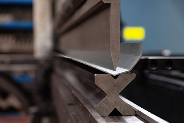 Гибка металла на заказ: воплощая идеи в металле с помощью современных технологий