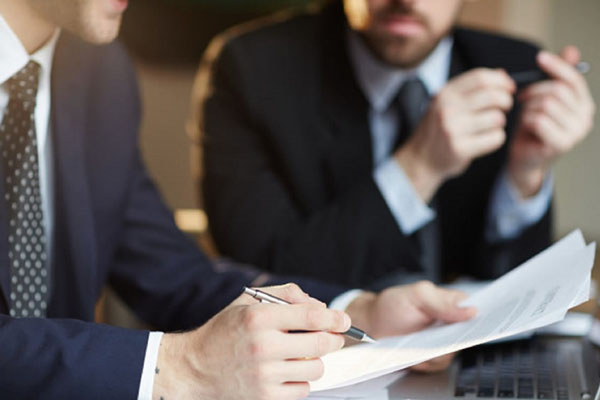 Корпоративное управление: ключевые аспекты контроля и консультирования