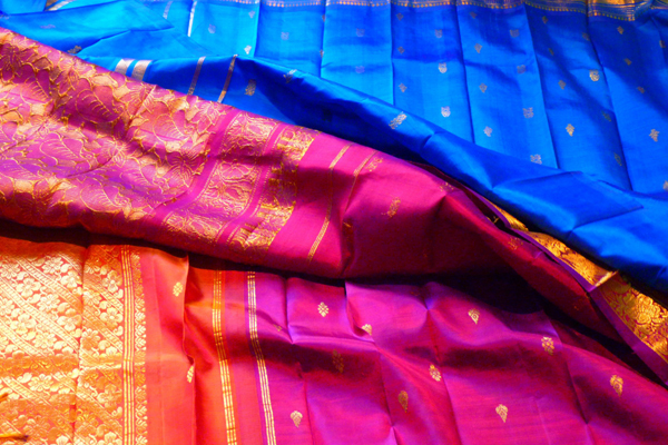 Парча: королевский шик в твоем гардеробе. Как носить и с чем сочетать?