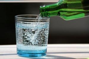 Медики предостерегают от употребления минеральной воды без показаний