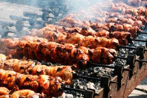 Мангалы и аксессуары: все, что нужно для приготовления пищи за городом