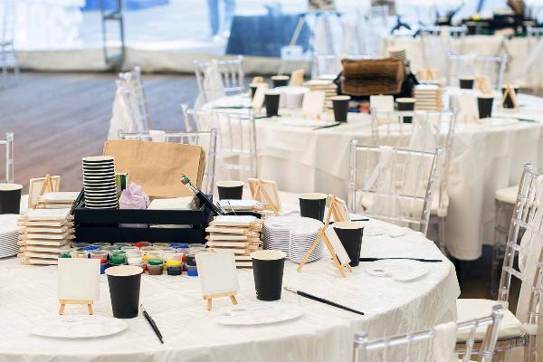 Организация новогоднего корпоратива, как сделать запоминающийся ивента: форматы и идеи для команд, которые сработают в 2025–2026 году