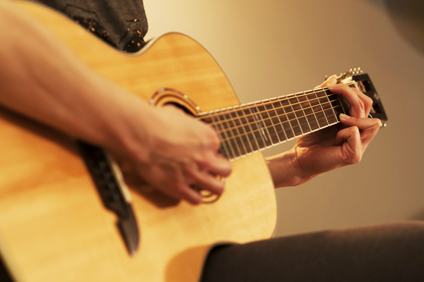 Обучение игре на гитаре: досуг и развитие. Изучение аккордов