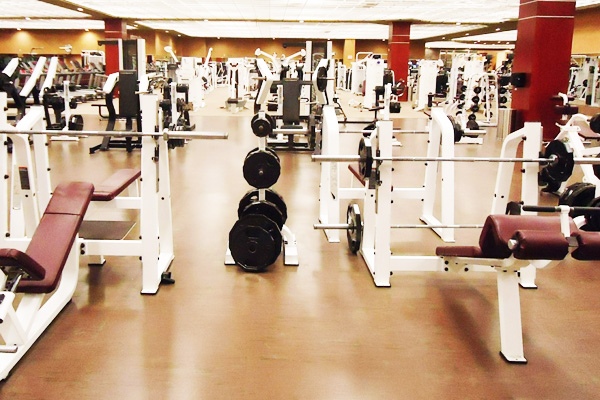 Полимерные наливные полы для спортивных залов: прочность и удобство