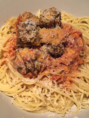 Тефтели со спагетти в томатном соусе 🍝