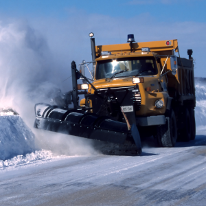 На Сормовском шоссе снегоуборочная машина сбила пешехода
