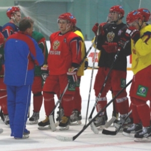 Молодёжная сборная России по хоккею в полном составе начала подготовку к чемпионату мира 